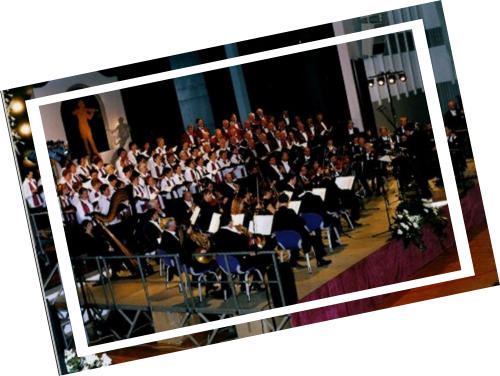 Chor und Orchester bei einem Galakonzert